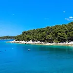 Apartment Zorika Near The Beach